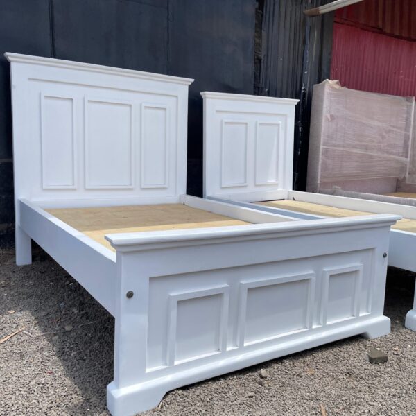 Artisan 4by6 wooden bed