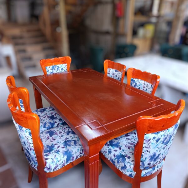 Luxurious 6 seater dining table